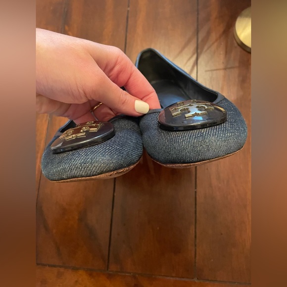 Size 8 denim Tory Burch flats - Picture 4 of 10